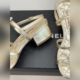 CHANEL — классические сандалии на толс
