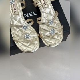 CHANEL — классические сандалии на толс