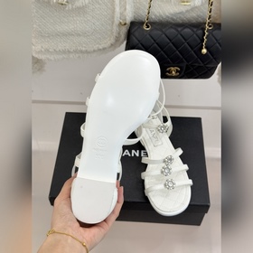 CHANEL — классические сандалии на толс