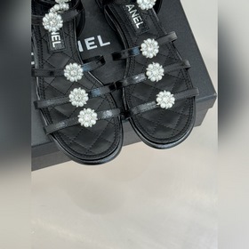CHANEL — классические сандалии на толс