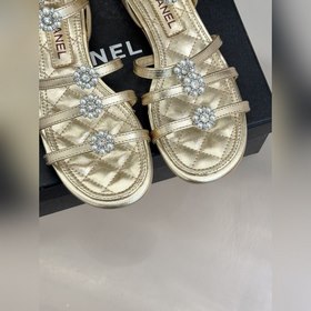 CHANEL — классические сандалии на толс