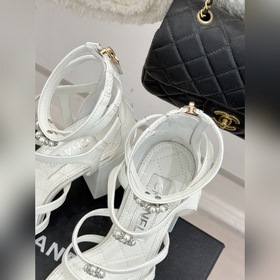 CHANEL — классические сандалии на толс