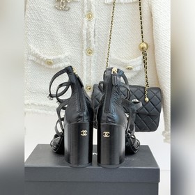 CHANEL — классические сандалии на толс