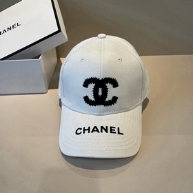 Новая бейсболка от Chanel： классически