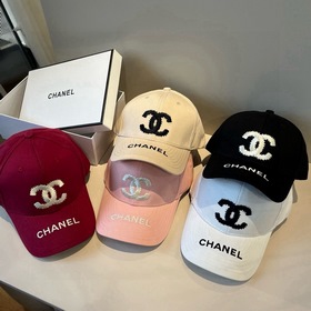 Новая бейсболка от Chanel： классически