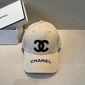 Новая бейсболка от Chanel： классически