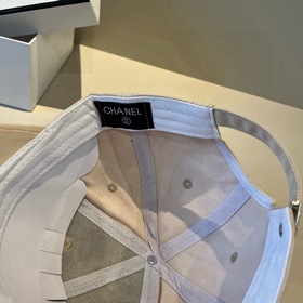 Новая бейсболка от Chanel： классически