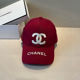 Новая бейсболка от Chanel： классически