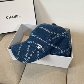 Новая бейсболка от Chanel： классически