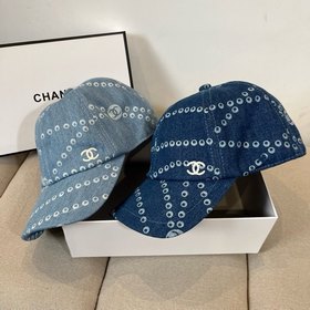 Новая бейсболка от Chanel： классически