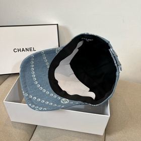 Новая бейсболка от Chanel： классически