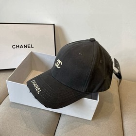 Новая бейсболка от Chanel： классически