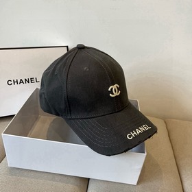 Новая бейсболка от Chanel： классически