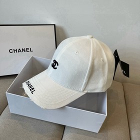 Новая бейсболка от Chanel： классически