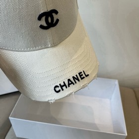 Новая бейсболка от Chanel： классически