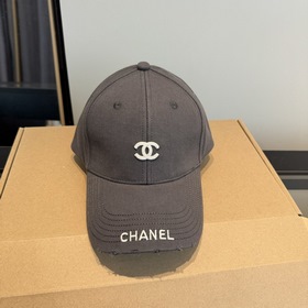 Новая бейсболка от Chanel： классически