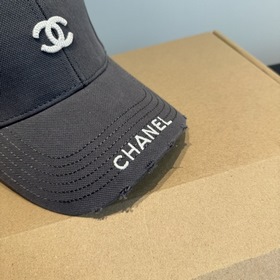 Новая бейсболка от Chanel： классически