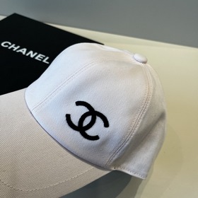 Официальная новинка от CHANEL — бейсбо