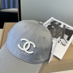 Официальная новинка от CHANEL — бейсбо