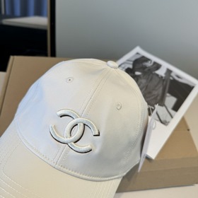 Официальная новинка от CHANEL — бейсбо