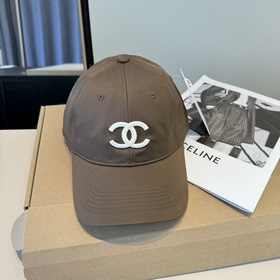 Официальная новинка от CHANEL — бейсбо
