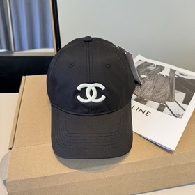 Официальная новинка от CHANEL — бейсбо