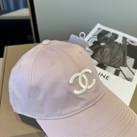 Официальная новинка от CHANEL — бейсбо