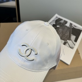 Официальная новинка от CHANEL — бейсбо