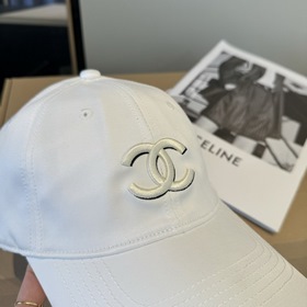 Официальная новинка от CHANEL — бейсбо