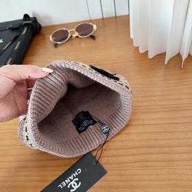 На официальном сайте Chanel появилась 