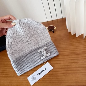 На официальном сайте Chanel появилась 