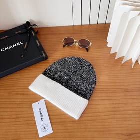 На официальном сайте Chanel появилась 