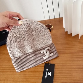 На официальном сайте Chanel появилась 