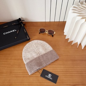 На официальном сайте Chanel появилась 