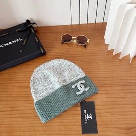 На официальном сайте Chanel появилась 