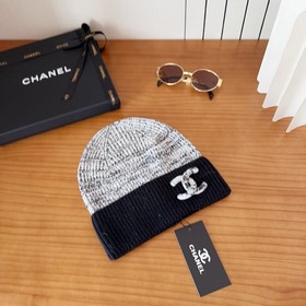 На официальном сайте Chanel появилась 