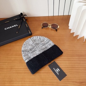На официальном сайте Chanel появилась 