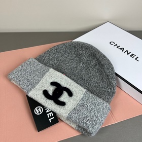 CHANEL： популярная вязаная шапка с офи