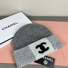 CHANEL： популярная вязаная шапка с офи