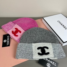 CHANEL： популярная вязаная шапка с офи