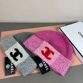 CHANEL： популярная вязаная шапка с офи