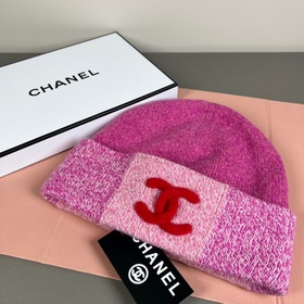 CHANEL： популярная вязаная шапка с офи
