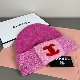 CHANEL： популярная вязаная шапка с офи