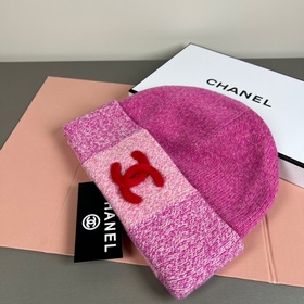 CHANEL： популярная вязаная шапка с офи