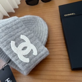 На официальном сайте Chanel появилась 