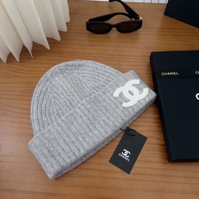 На официальном сайте Chanel появилась 