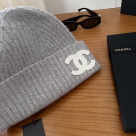 На официальном сайте Chanel появилась 
