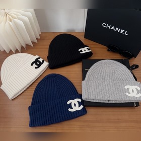 На официальном сайте Chanel появилась 