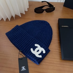 На официальном сайте Chanel появилась 