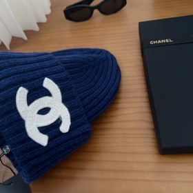 На официальном сайте Chanel появилась 